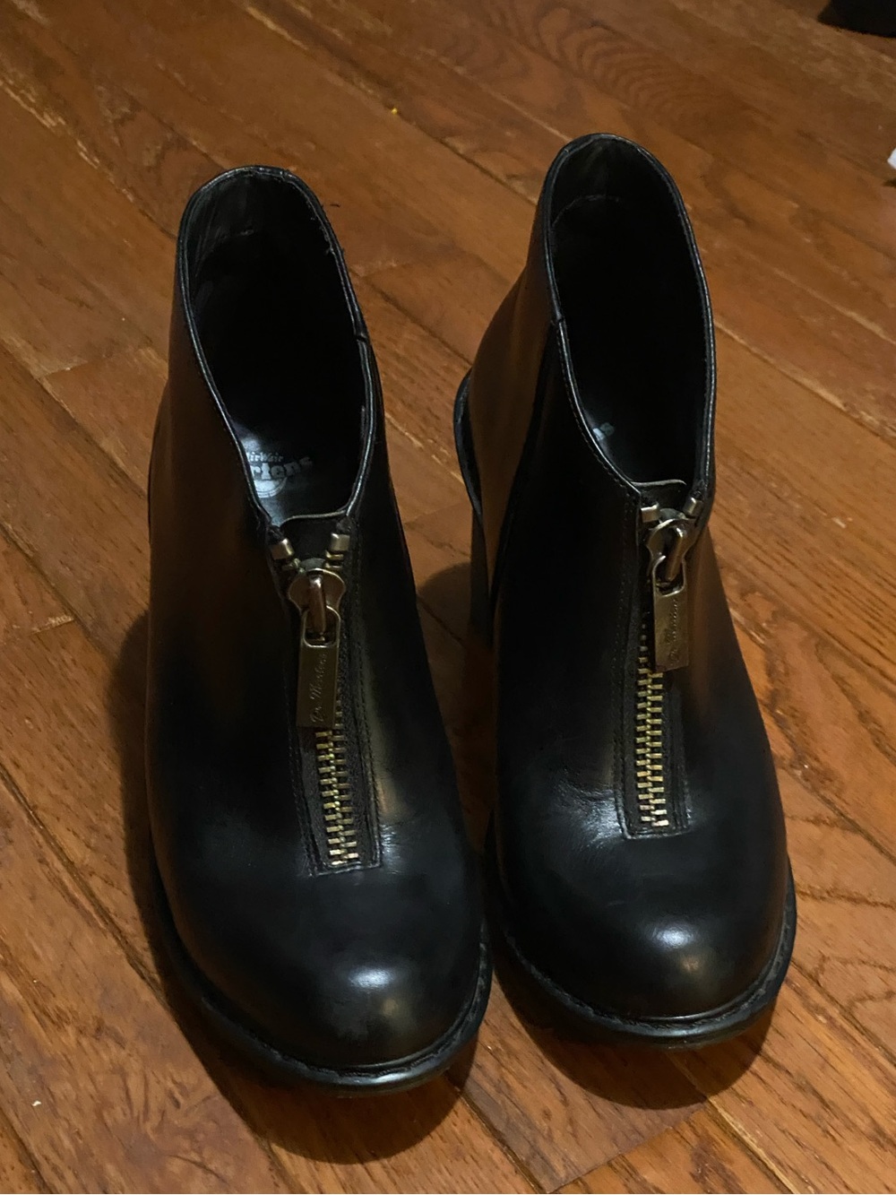 Dr. Martens Jolene Black Leather Front-Zip Ankle Booties size 9